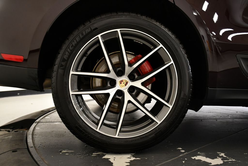 Thumbnail: 2023 Porsche Macan - 18