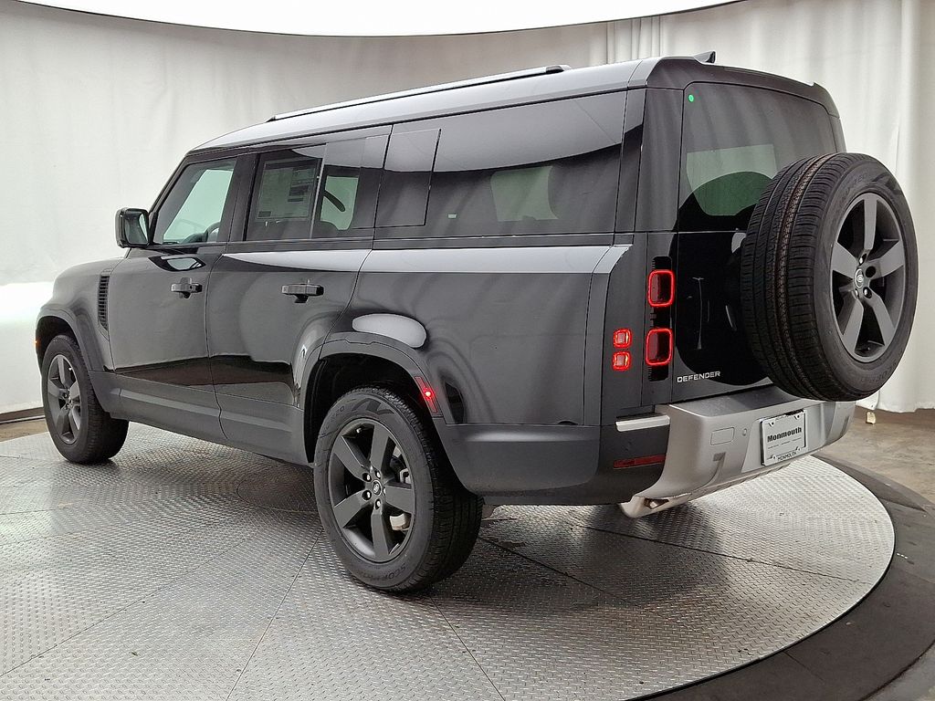 Thumbnail: 2025 Land Rover Defender - 4