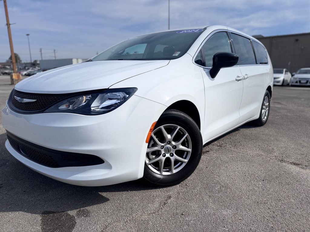 2024 Chrysler Voyager LX FWD