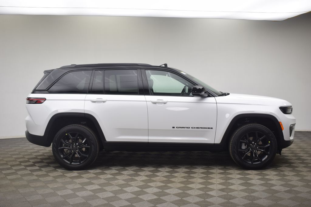 new 2025 Jeep Grand Cherokee car, priced at $50,186