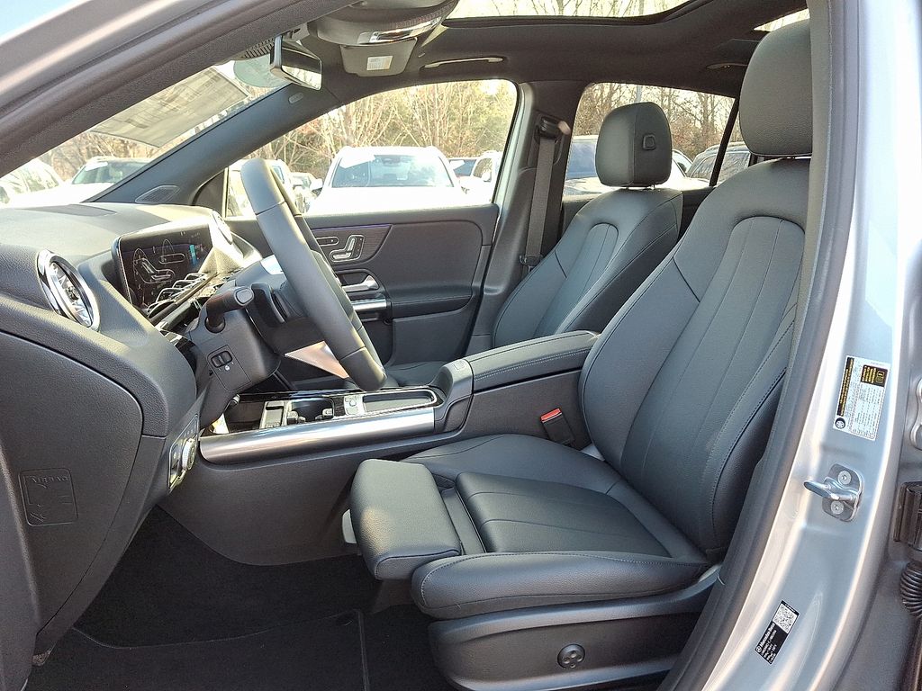 Thumbnail: 2026 Mercedes-Benz GLA - 9