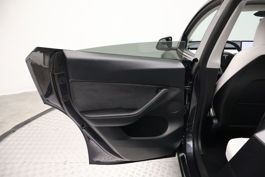 Thumbnail: 2025 Tesla Model Y - 21