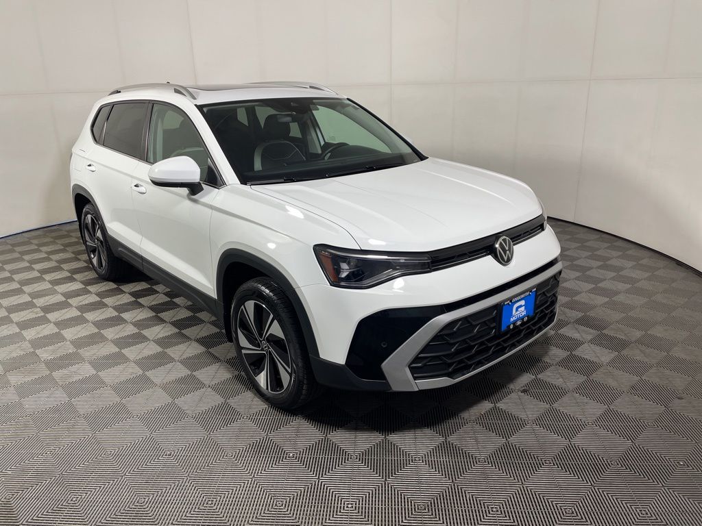 2025 Volkswagen Taos SE 4Motion