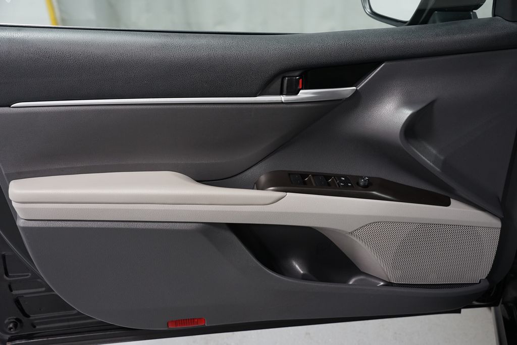 Thumbnail: 2023 Toyota Camry - 28