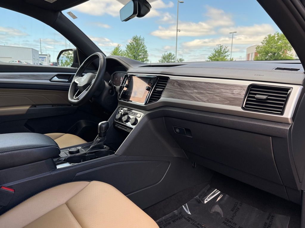 2022 Volkswagen Atlas Cross Sport 3.6L V6 SE w/Technology photo