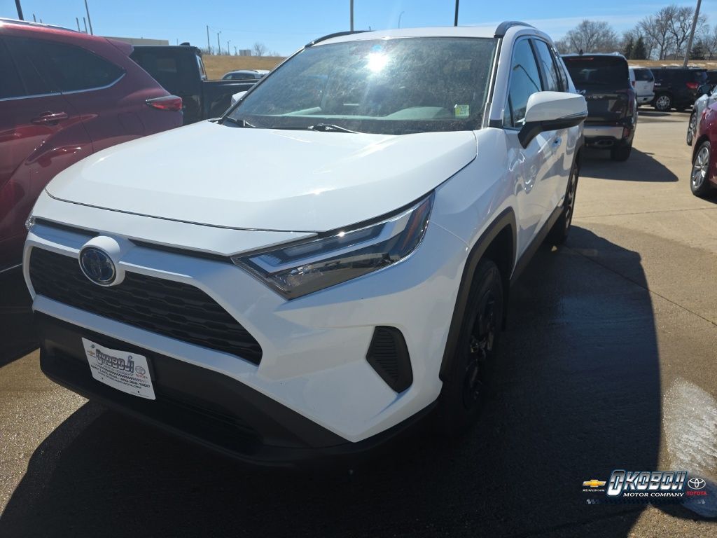 View vehicle photo 2