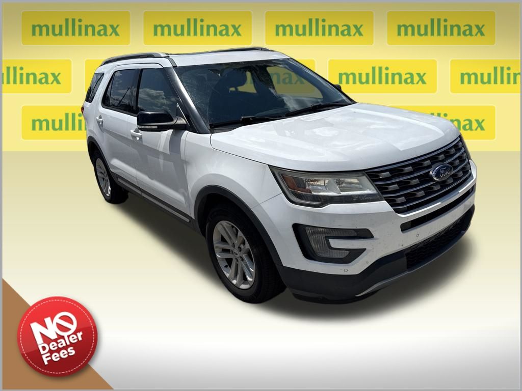 2017 Oxford White Ford Explorer XLT FWD SUV