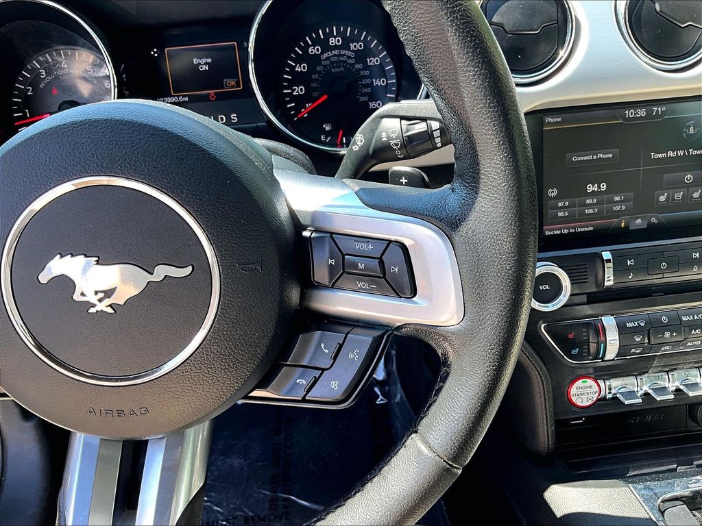 2015 Ford Mustang — photo 24