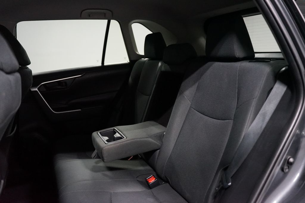 Thumbnail: 2019 Toyota RAV4 - 15