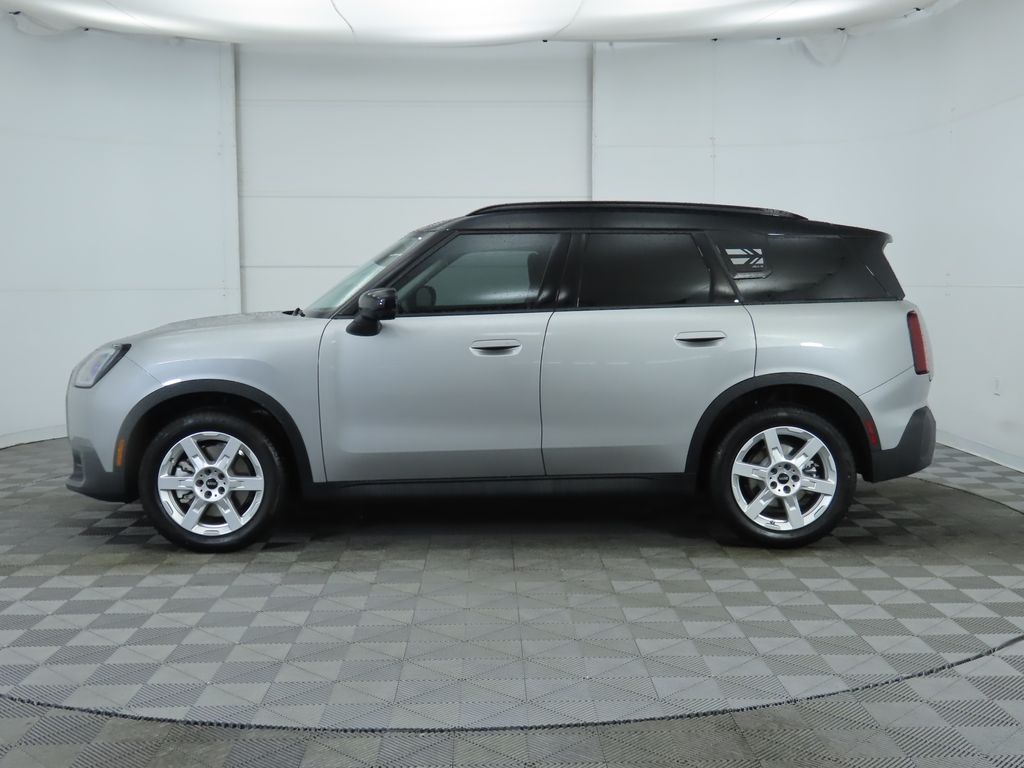 2025 MINI Cooper Countryman Iconic 8