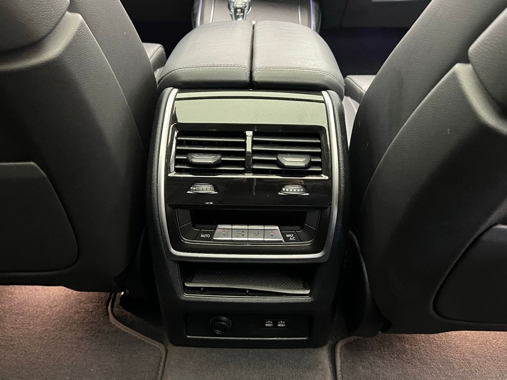 Thumbnail: 2022 BMW X7 - 10