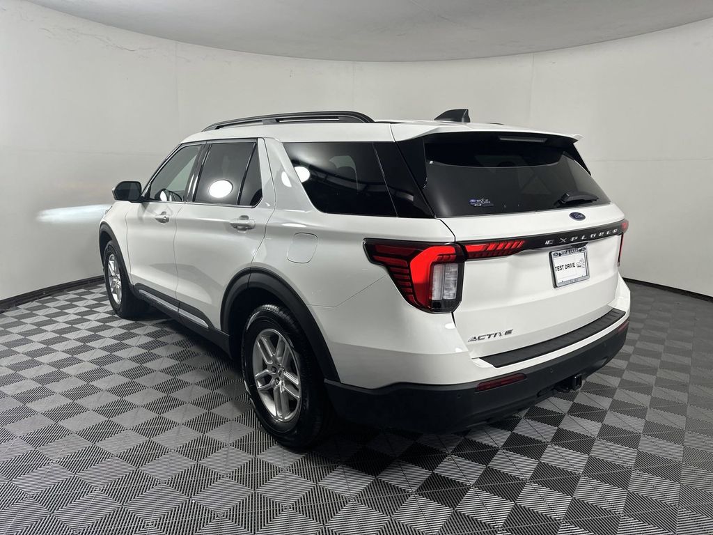 2025 Ford Explorer Active 5