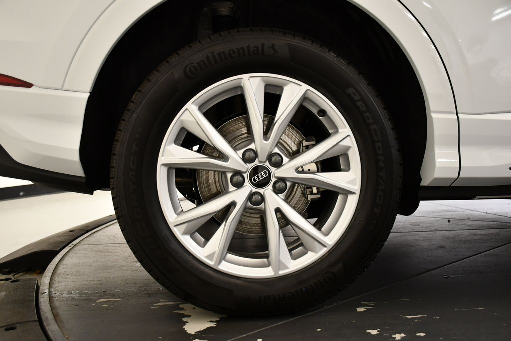 Thumbnail: 2025 Audi Q3 - 16