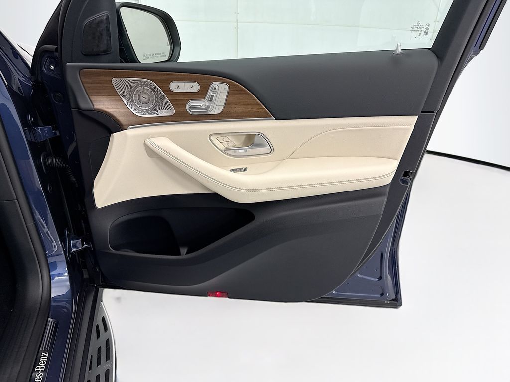 Thumbnail: 2026 Mercedes-Benz GLE - 24