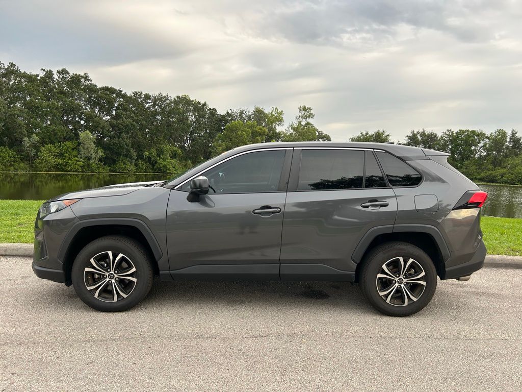 2022 Toyota RAV4 LE 2