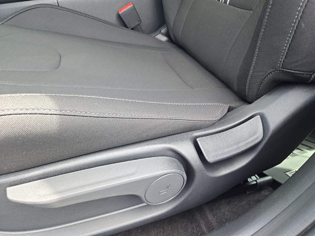 2025 Hyundai Elantra SEL 18