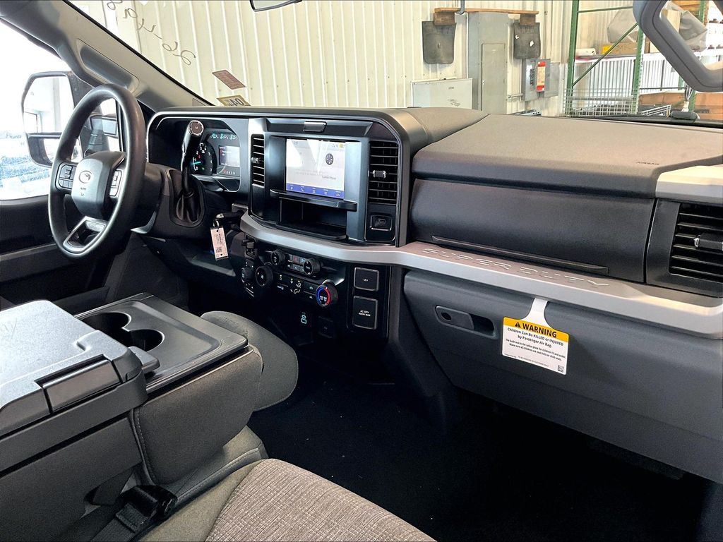 2026 Ford F-350SD — photo 10