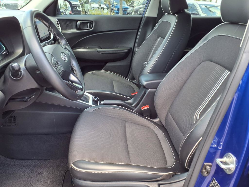 Used 2023 Hyundai Venue SUV