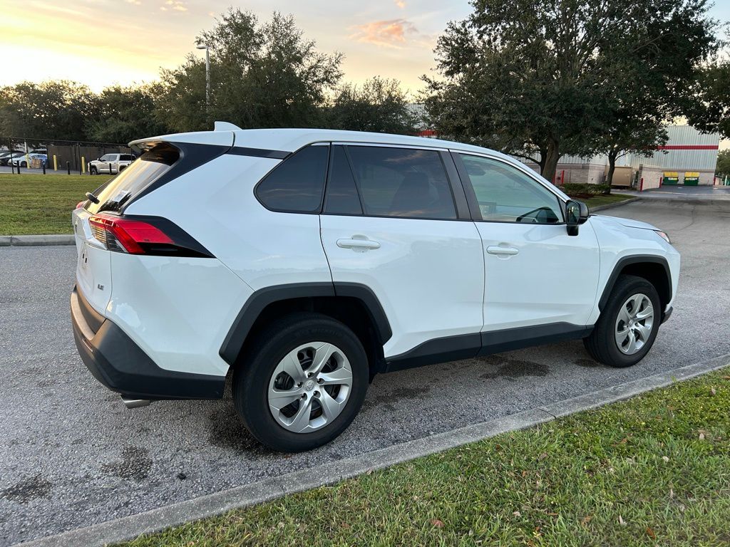 Thumbnail: 2022 Toyota RAV4 - 5