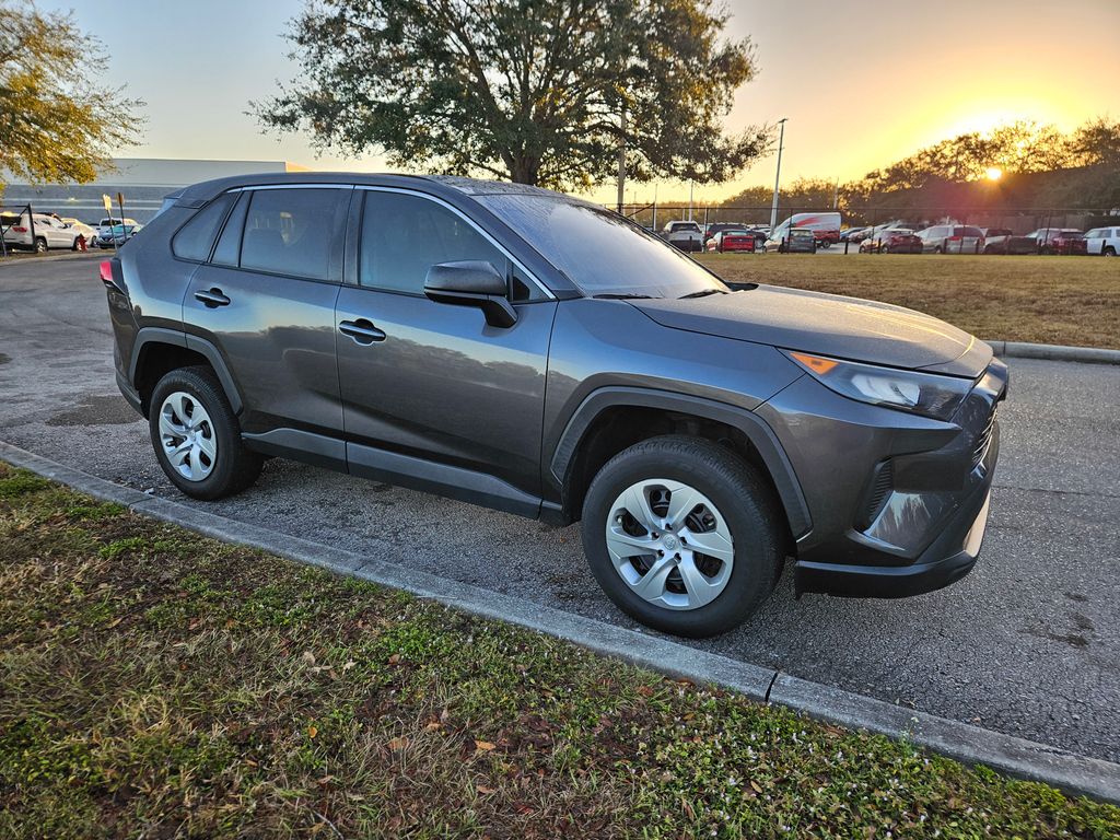 2022 Toyota RAV4 LE 7