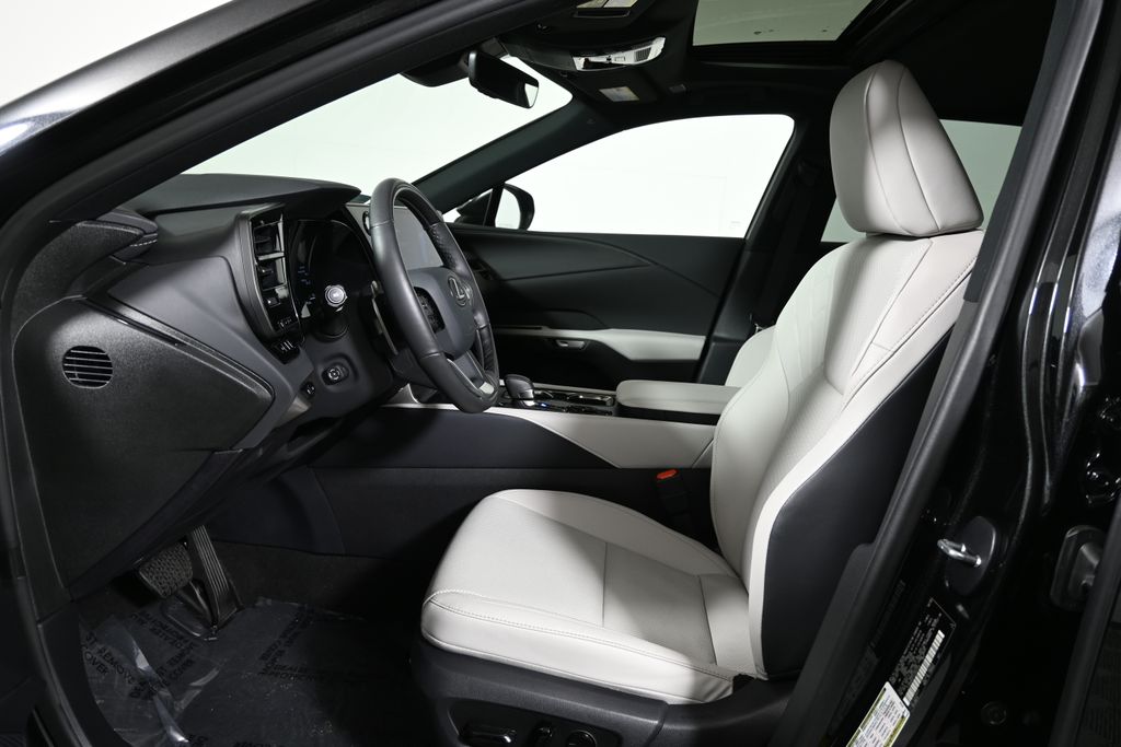 Thumbnail: 2025 Lexus RX - 3