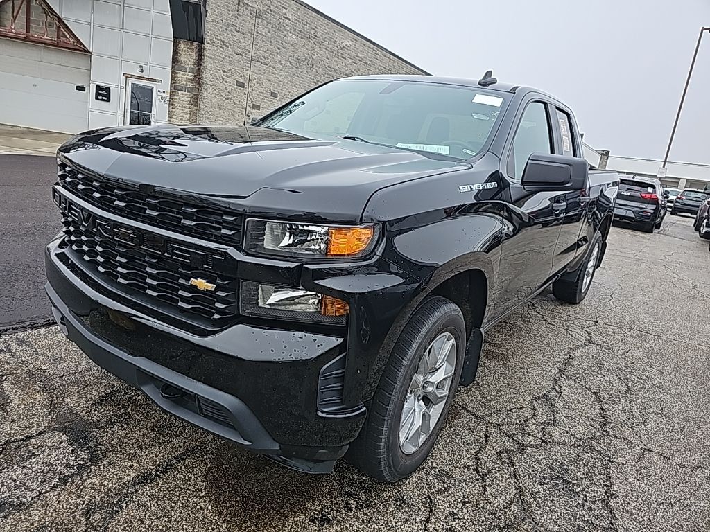 View vehicle photo 3