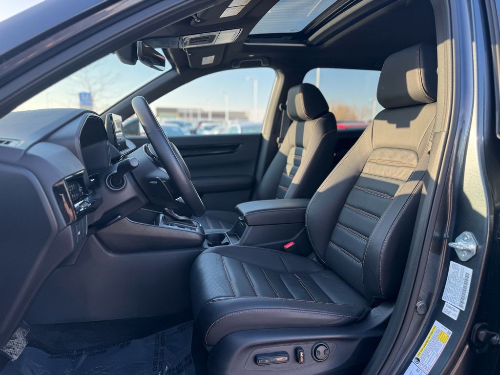 View vehicle photo 6