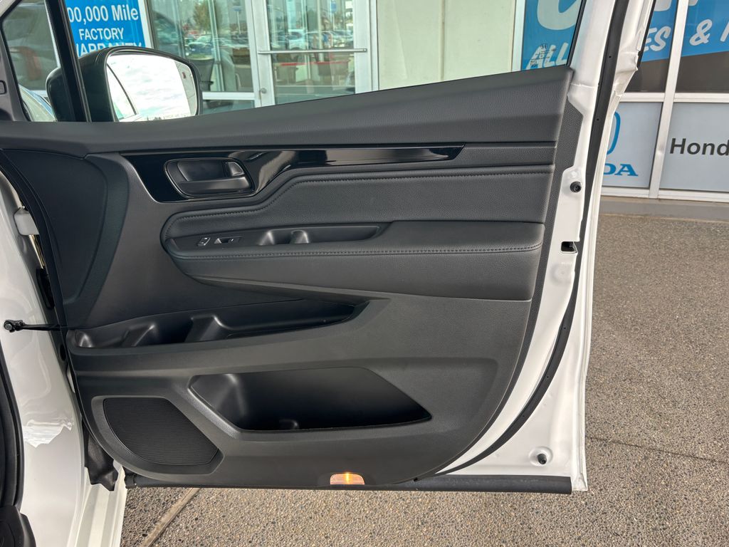 Thumbnail: 2025 Honda Odyssey - 31