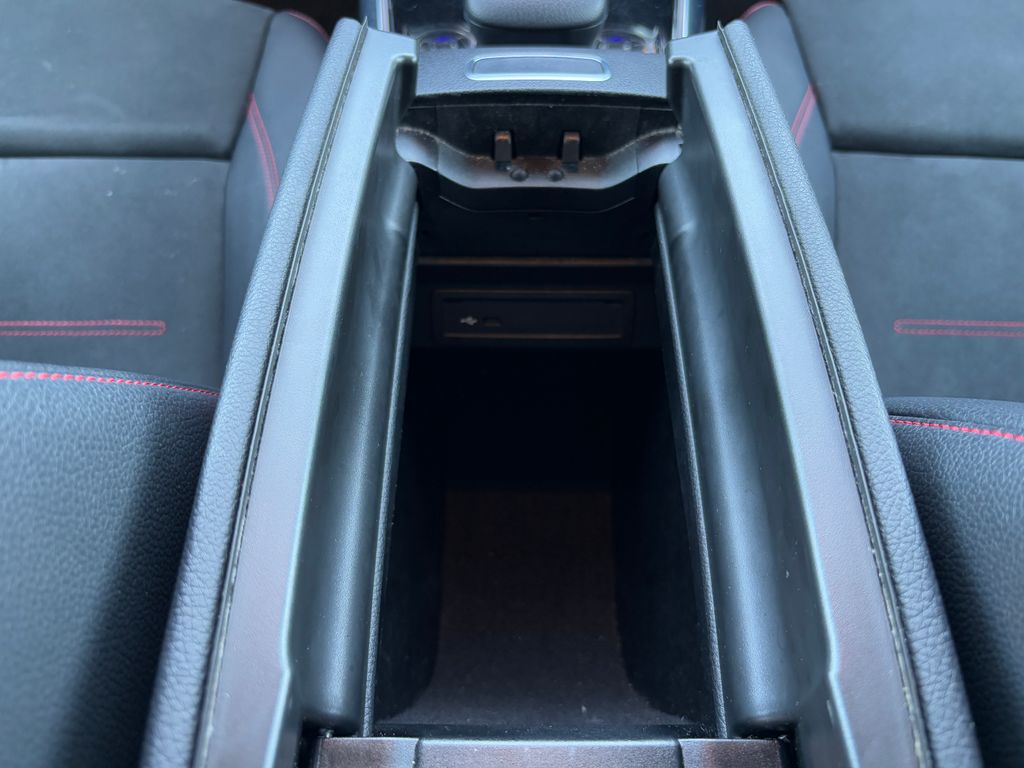 Thumbnail: 2020 Mercedes-Benz GLB - 19