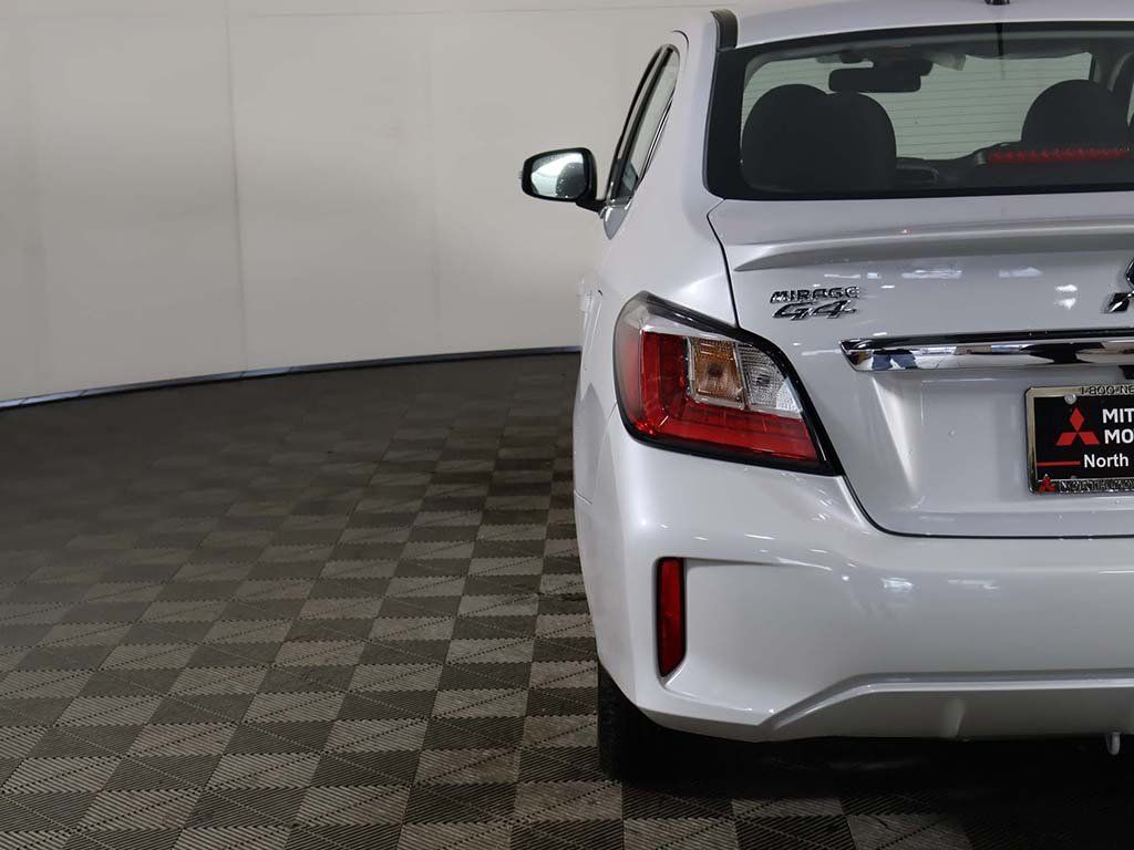 Used 2024 White Mitsubishi SE image 13