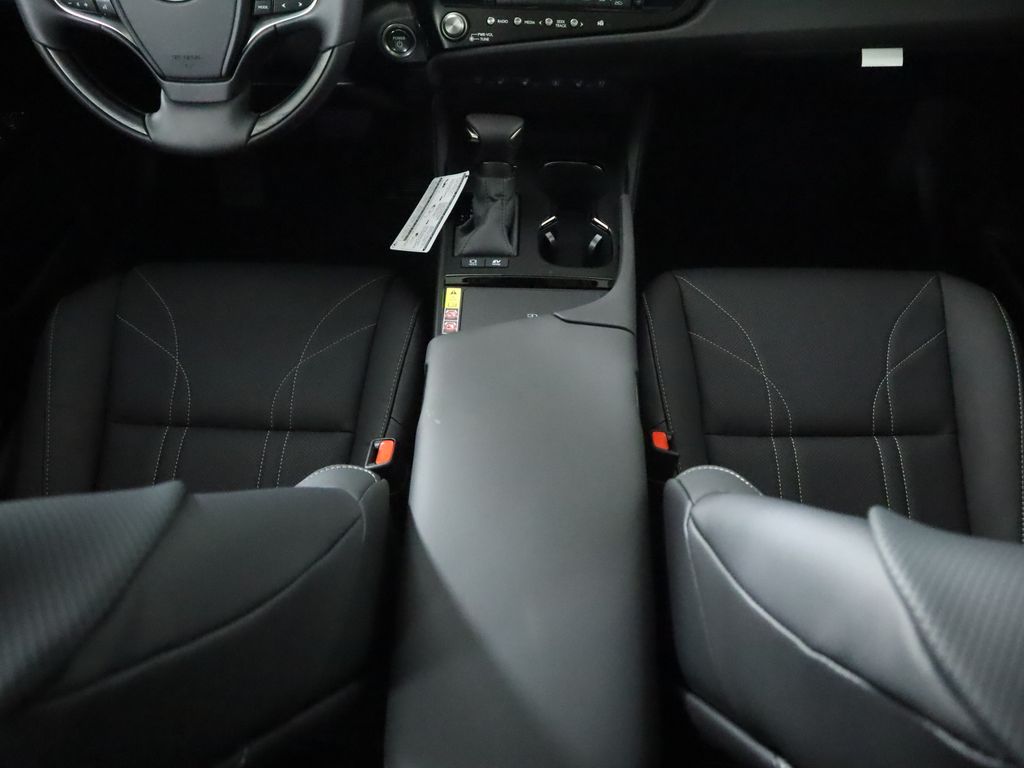 Used 2025 White Lexus 300h Luxury image 17