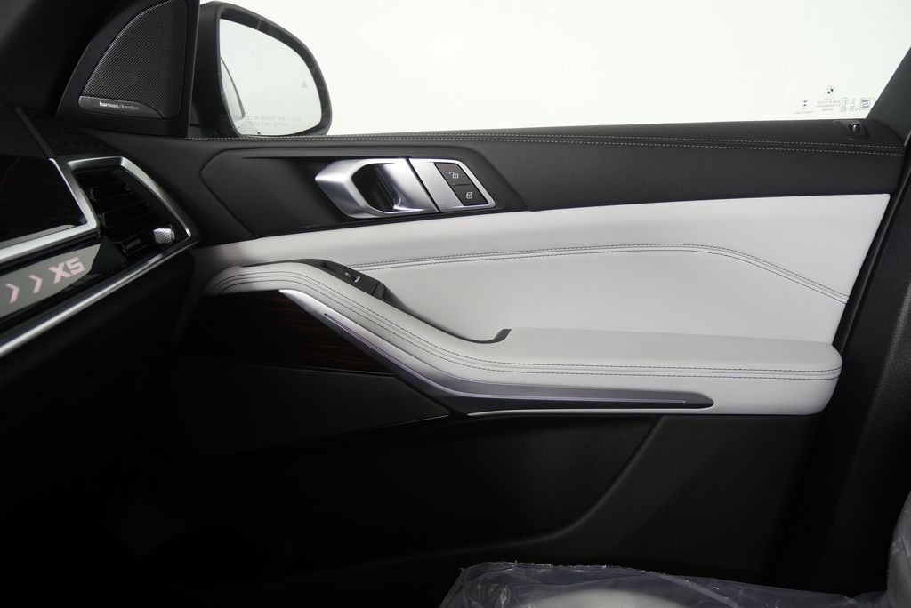 Thumbnail: 2026 BMW X5 - 24