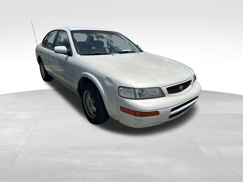 1995 Nissan Maxima GLE FWD Sedan