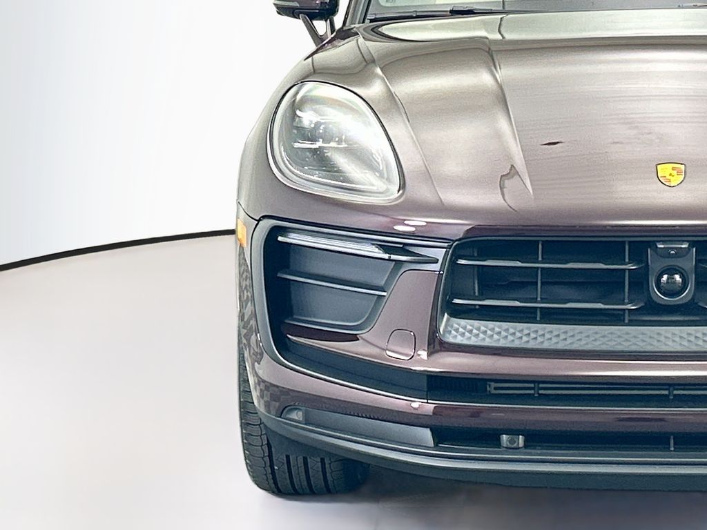 Thumbnail: 2026 Porsche Macan - 12