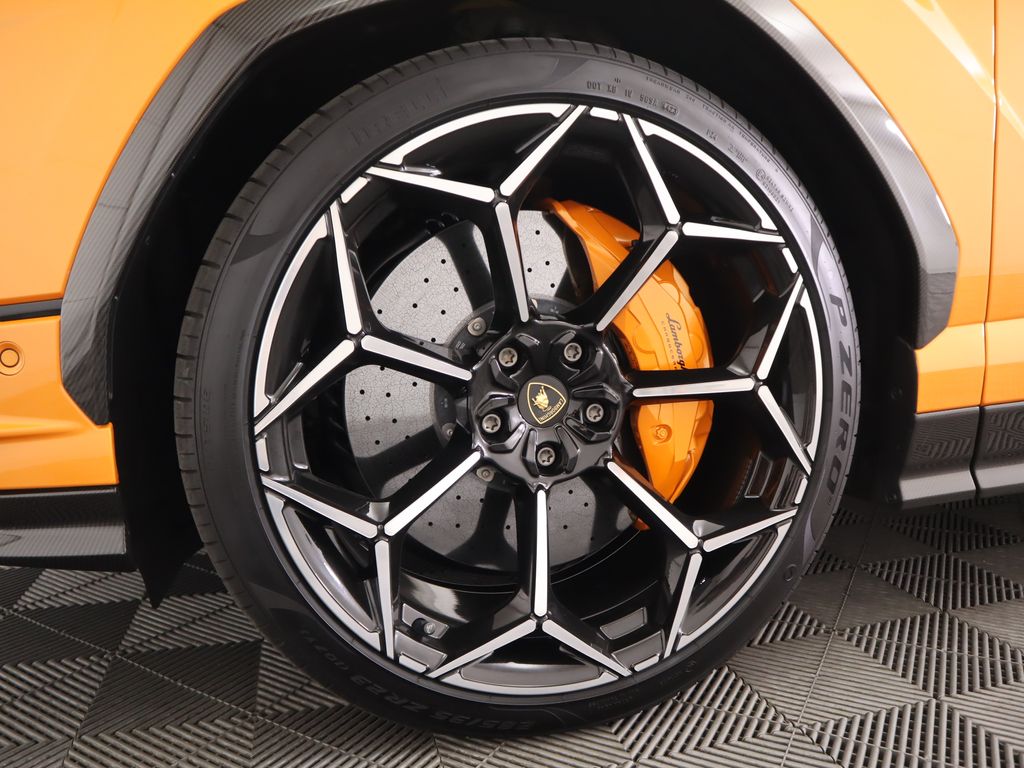 Thumbnail: 2024 Lamborghini Urus - 31