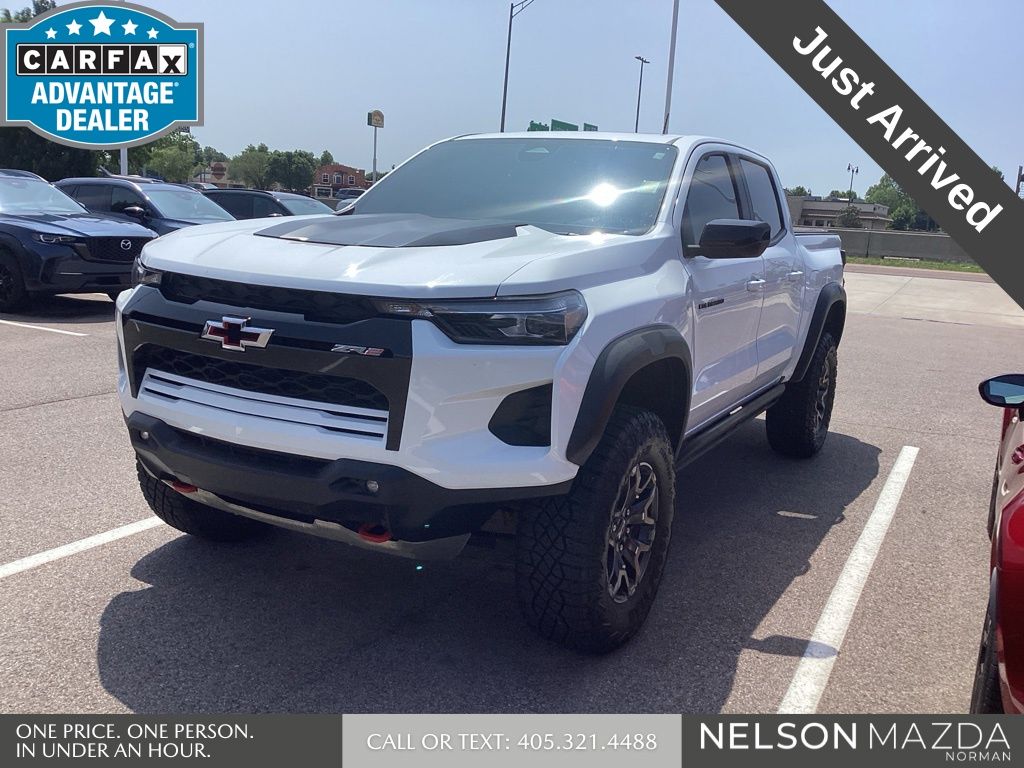 Summit White 2024 Chevrolet Colorado ZR2 Crew Cab 4WD Pickup Truck Four-Wheel Drive 8-Speed Automatic