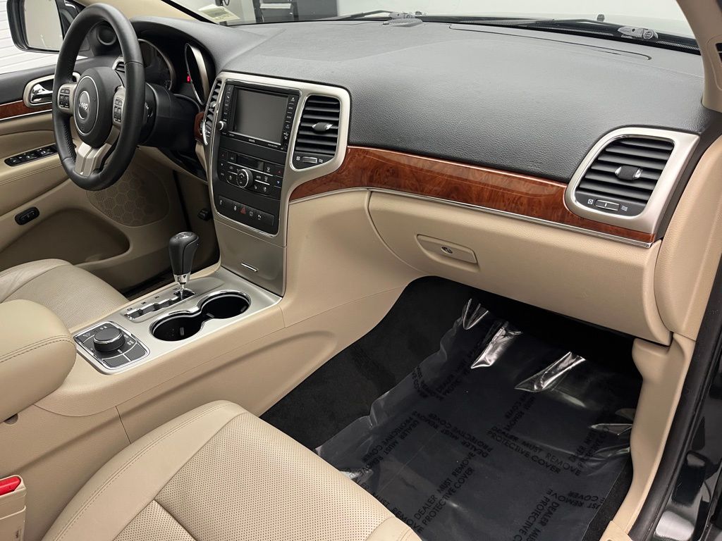 Thumbnail: 2013 Jeep Grand Cherokee - 32