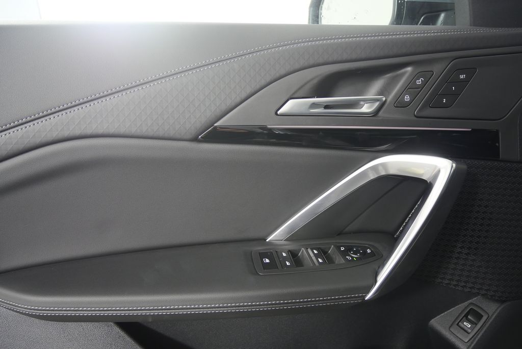 Thumbnail: 2025 BMW X2 - 8