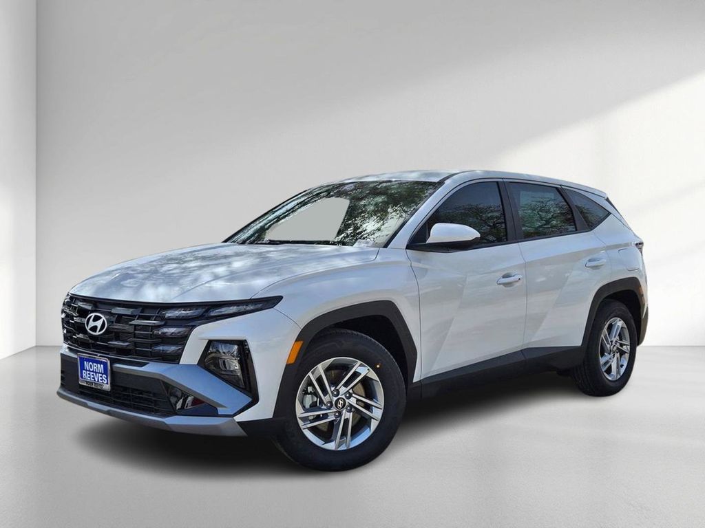 2025 Hyundai Tucson SE's photo