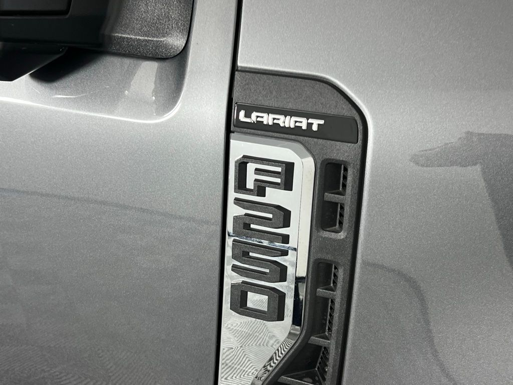 Used 2025 Gray Ford Lariat image 10
