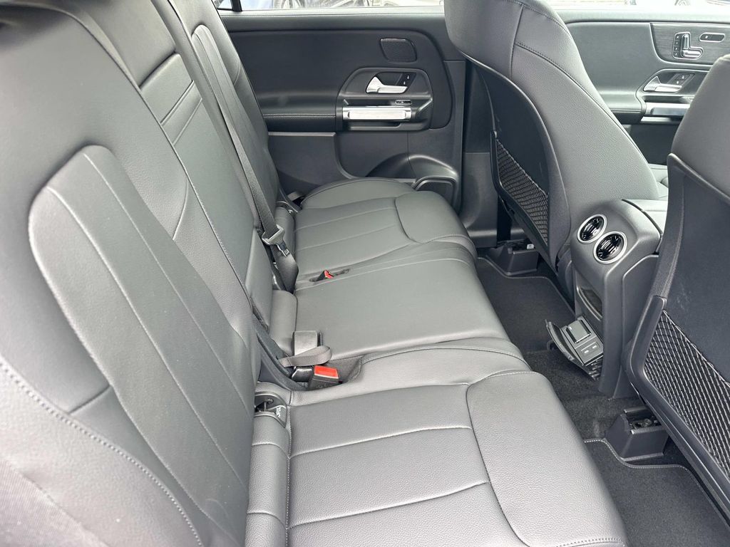 Thumbnail: 2026 Mercedes-Benz GLB - 13