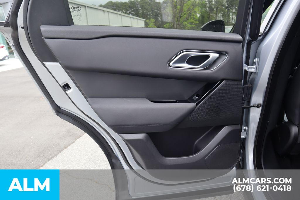 Used 2024 Silver Land Rover Dynamic SE image 19