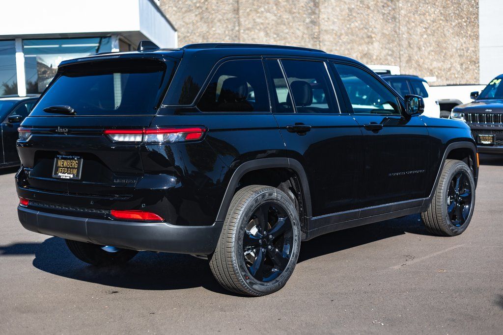 2025 Jeep Grand Cherokee Limited thumbnail 8