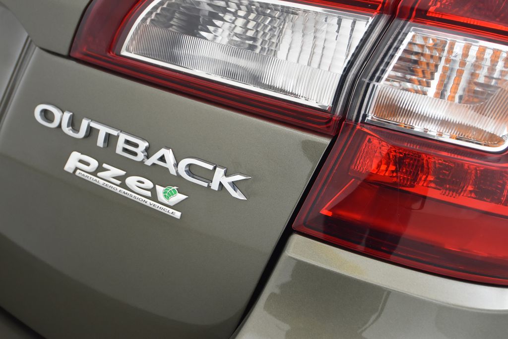 2017 Subaru Outback 2.5i photo