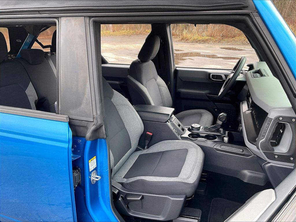 2021 Ford Bronco — photo 11