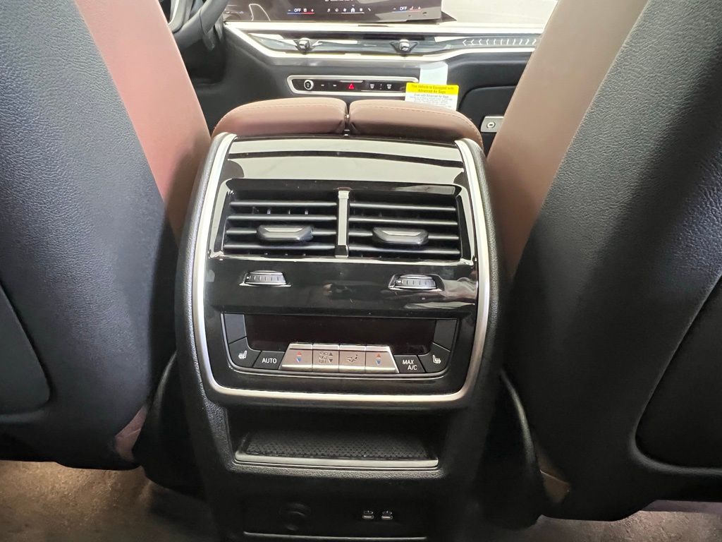 2025 BMW X5 xDrive40i 10