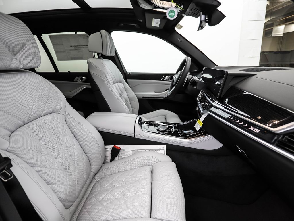 Thumbnail: 2026 BMW X5 - 31