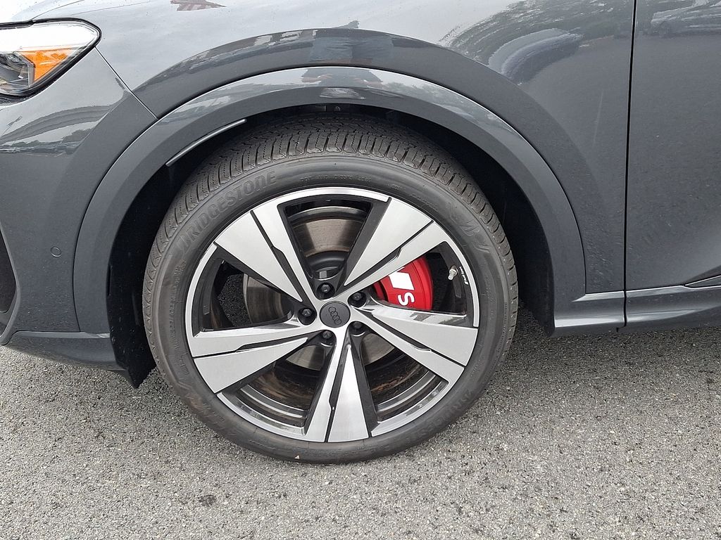 Thumbnail: 2026 Audi SQ5 - 5