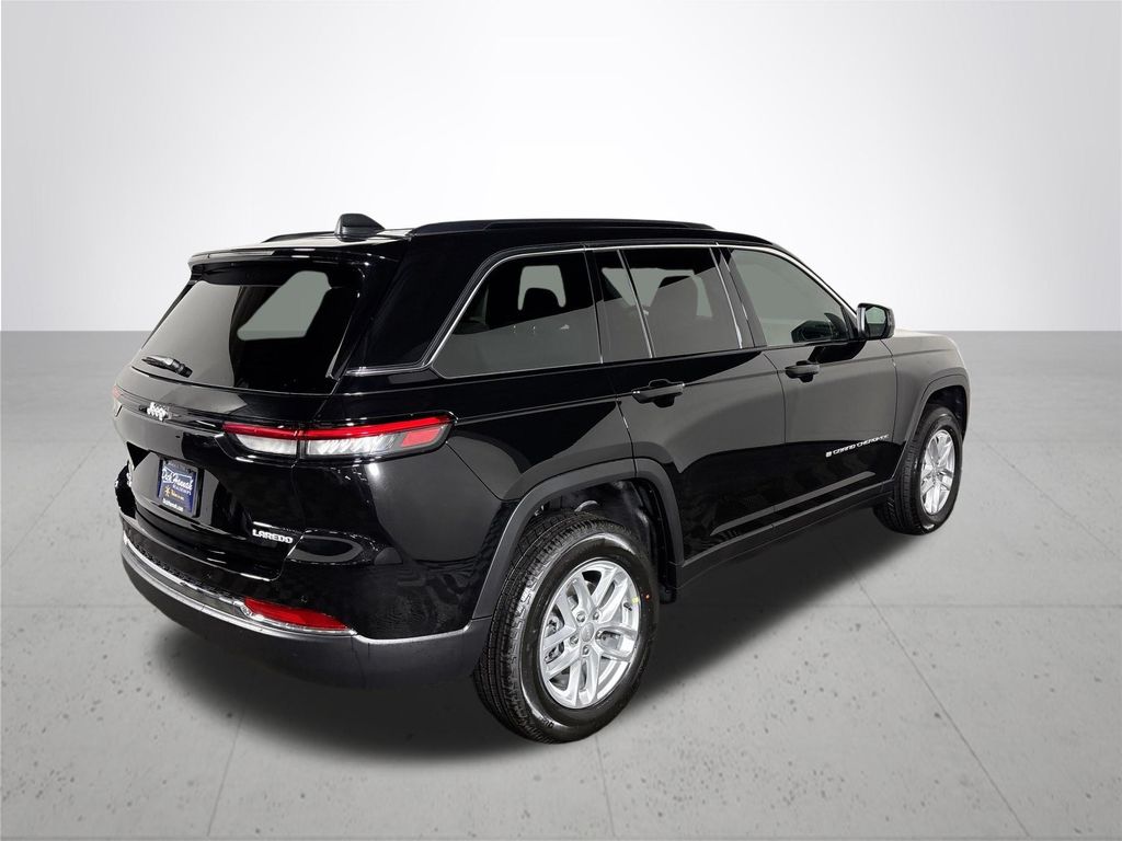 2026 Jeep Grand Cherokee Laredo