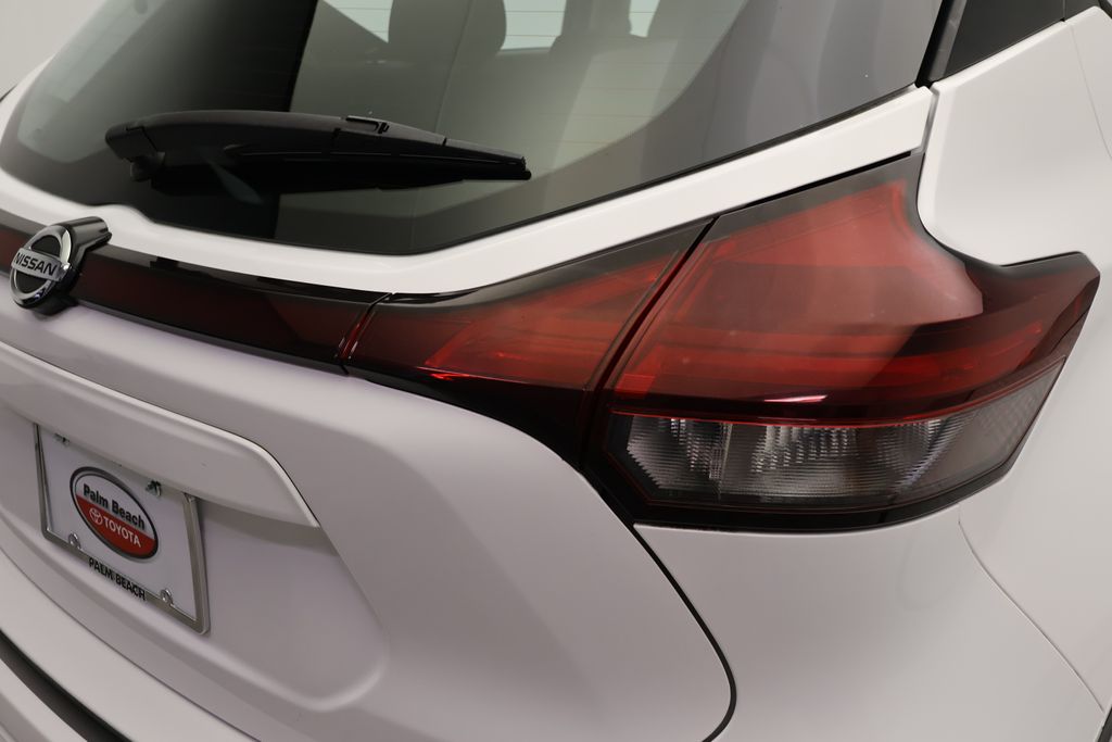Thumbnail: 2021 Nissan Kicks - 9